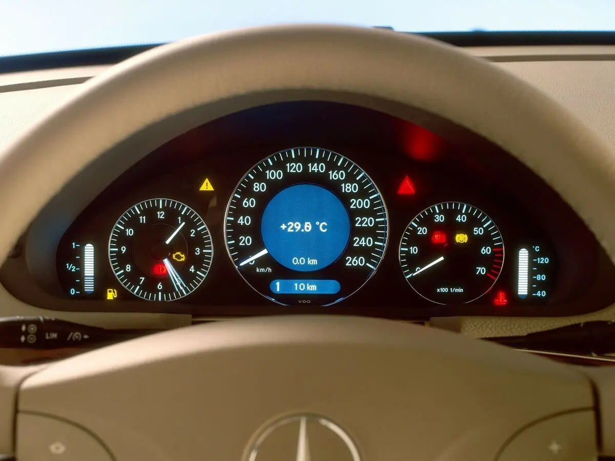 Mercedes-Benz E-Класс III (W211, S211) Седан — фото 8