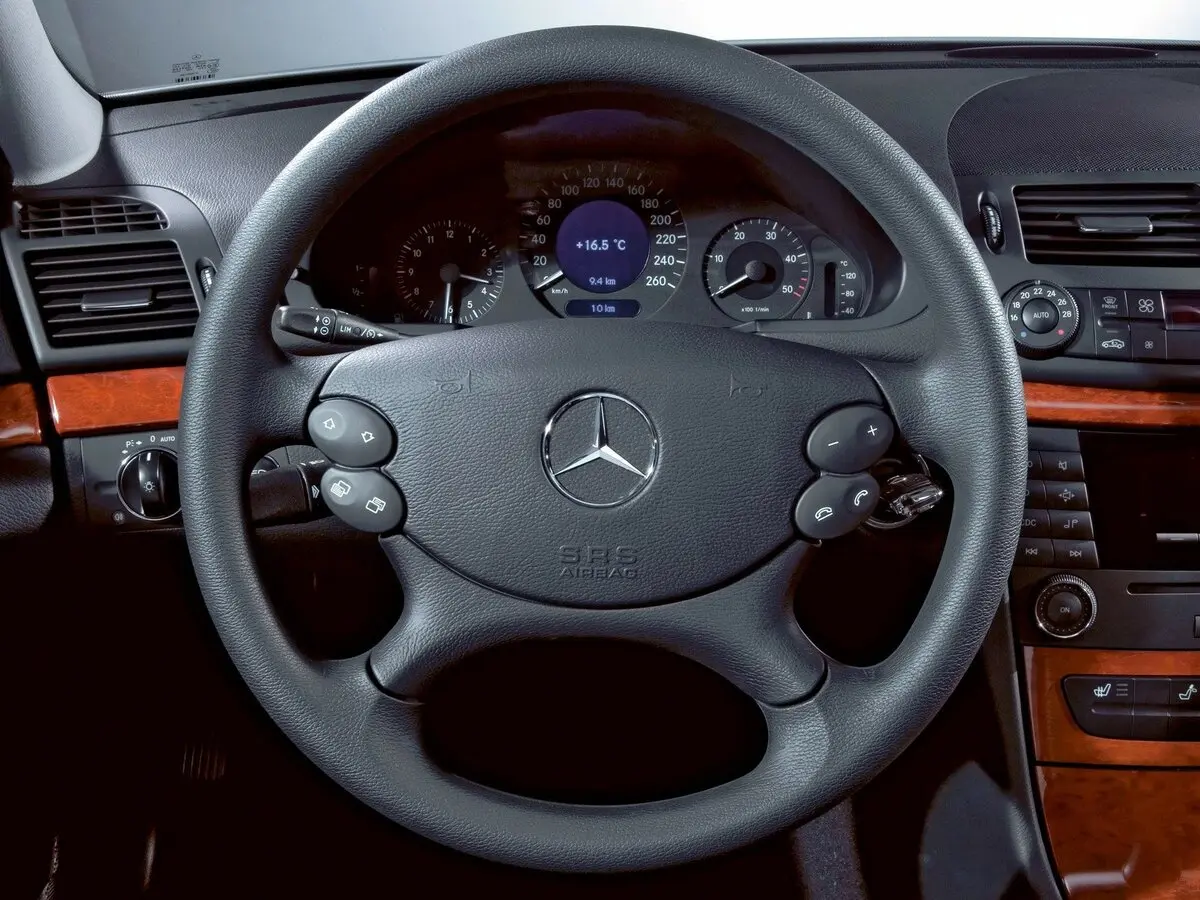 Mercedes-Benz E-Класс III (W211, S211) Седан — фото 9