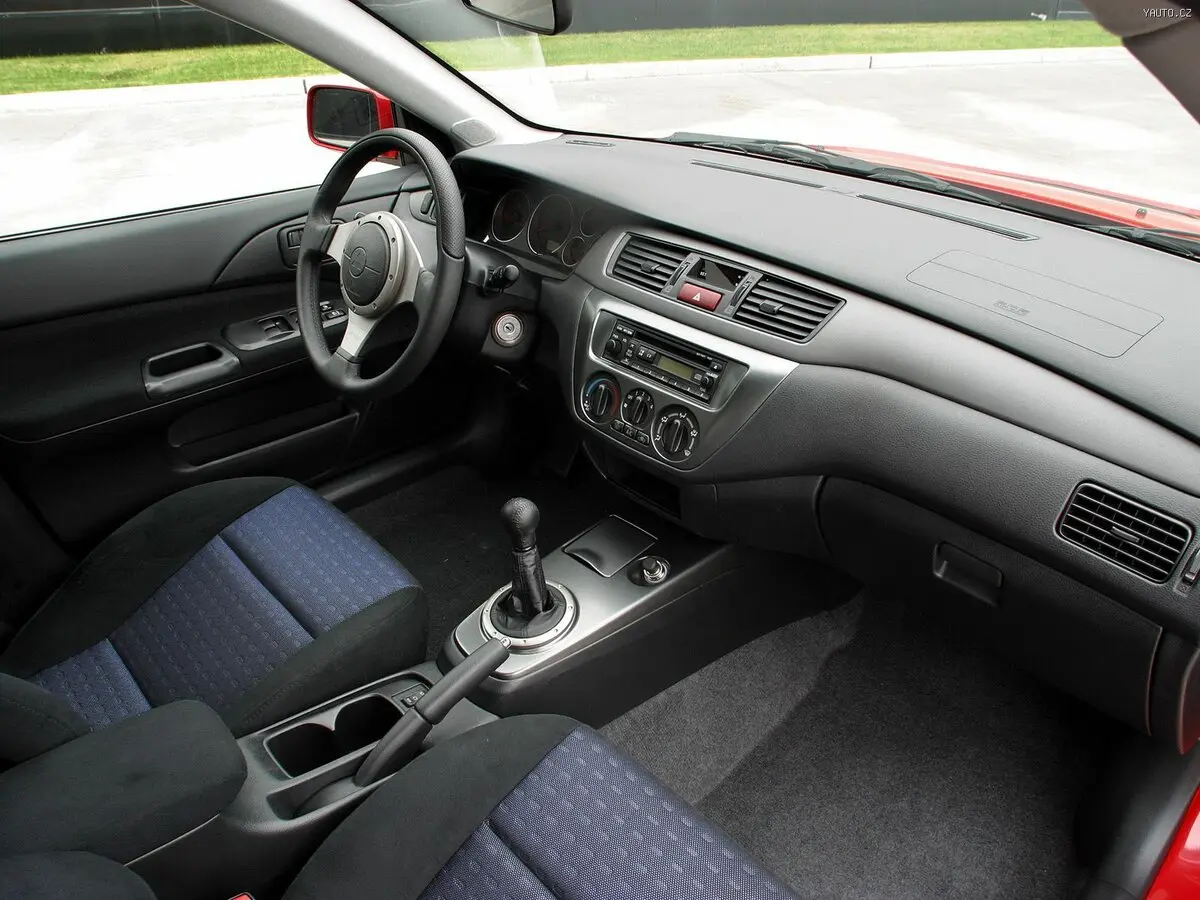 Mitsubishi Lancer Evolution VIII Седан — сүрөт 7
