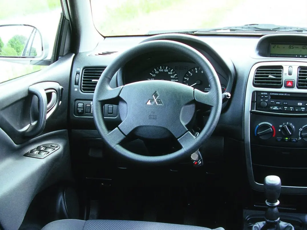 Mitsubishi Space Star I Рестайлинг Компактвэн — фото 9