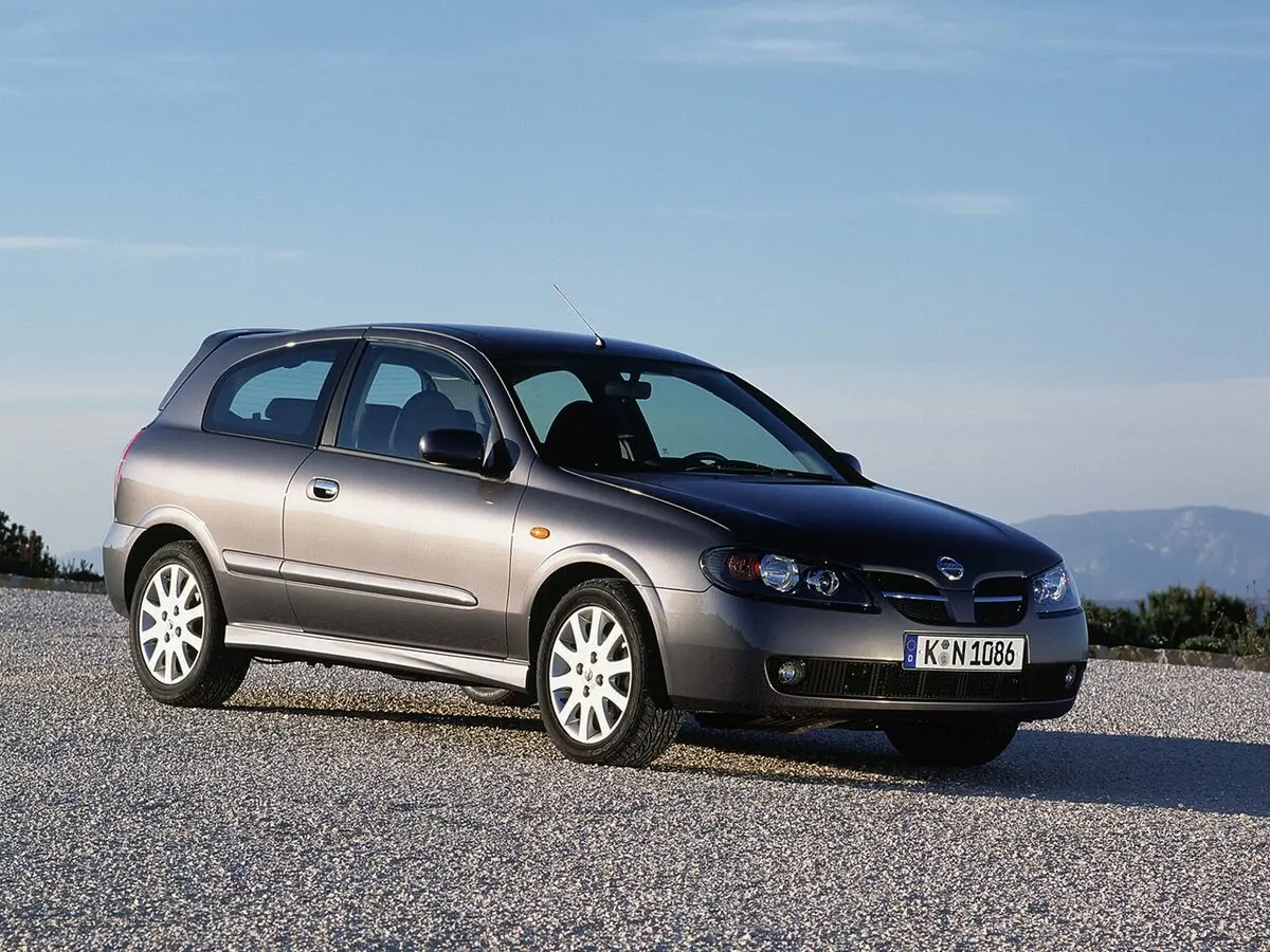 Nissan Almera II (N16) Рестайлинг Хэтчбек 3 дв.