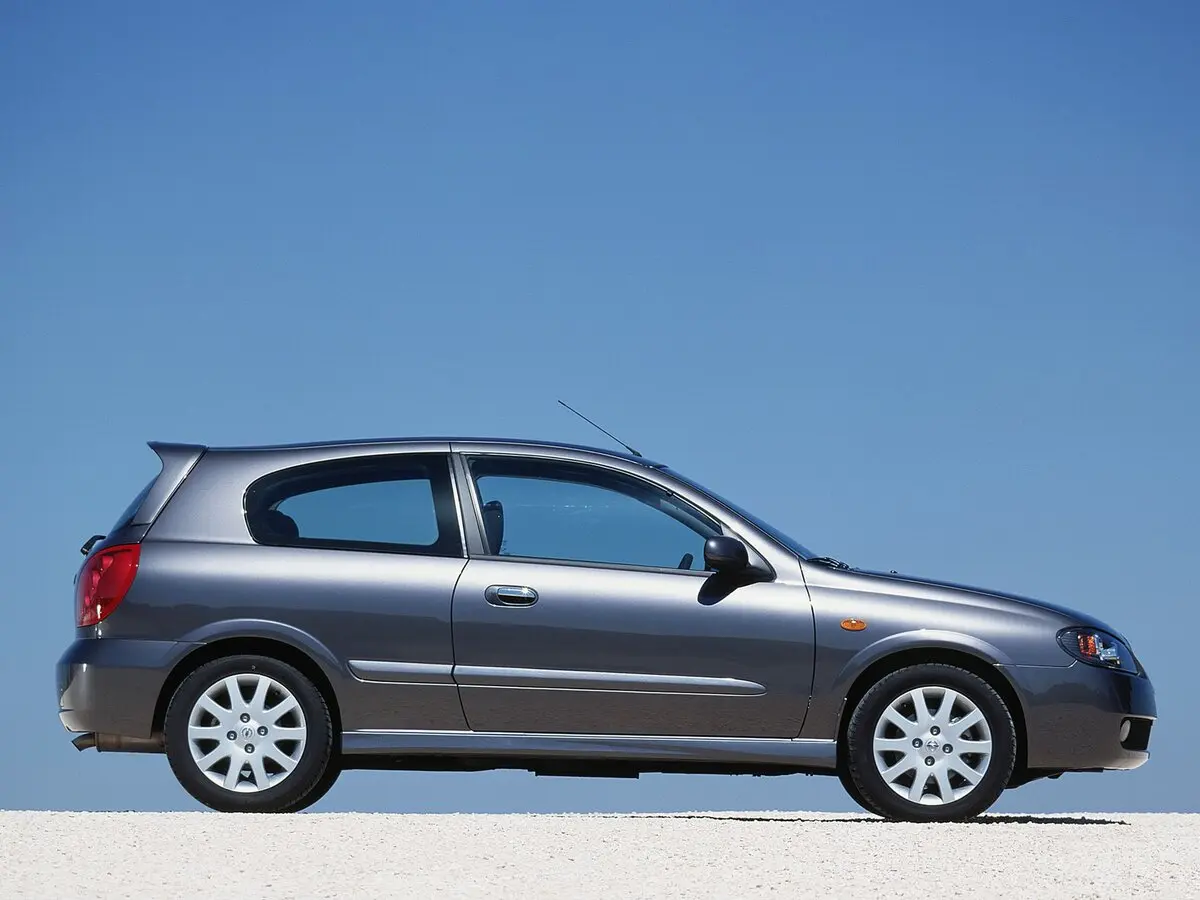 Nissan Almera II (N16) Рестайлинг Хэтчбек 3 дв. — сүрөт 2