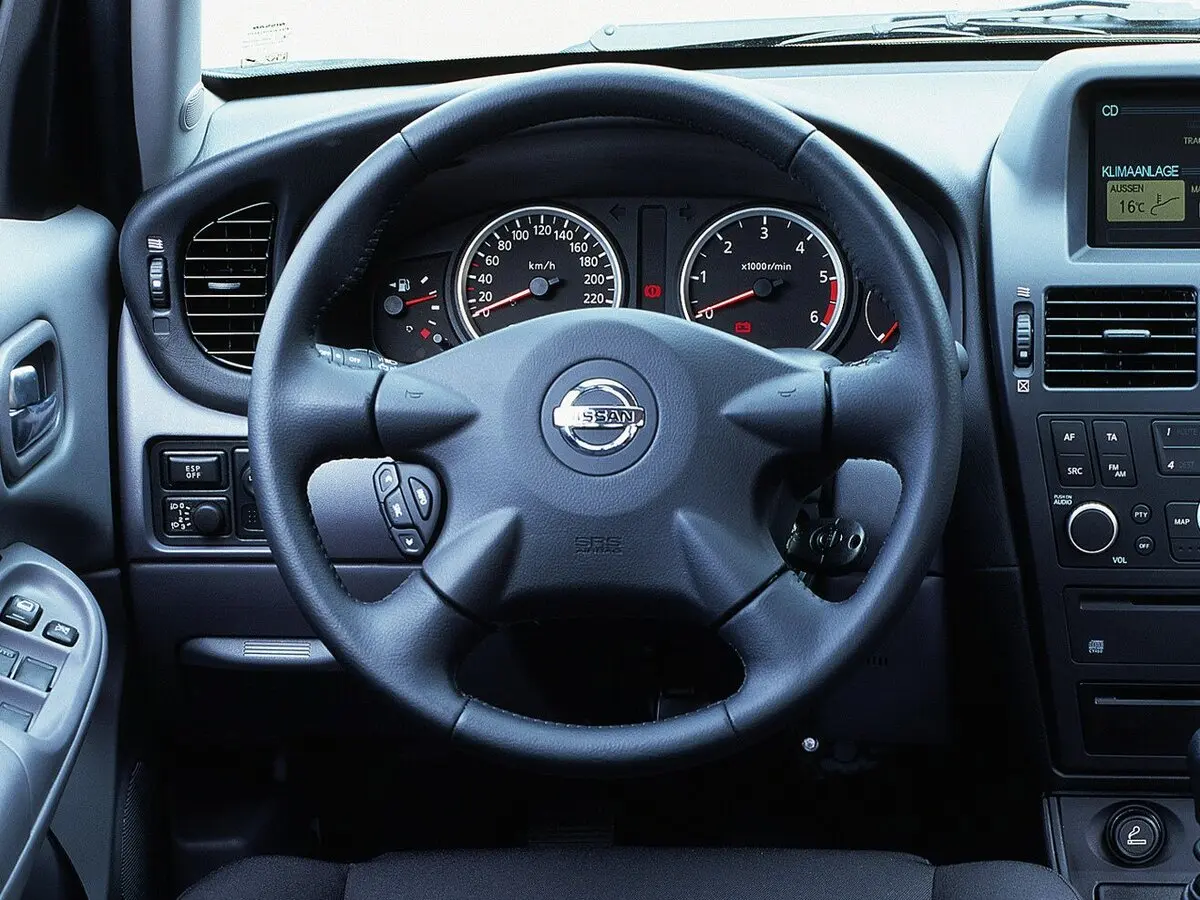 Nissan Almera II (N16) Рестайлинг Хэтчбек 3 дв. — сүрөт 7
