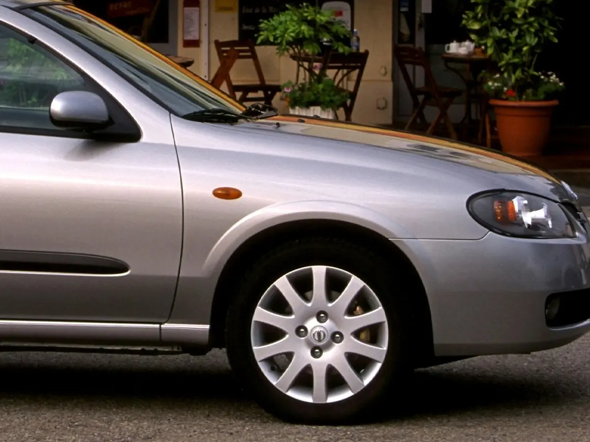 Nissan Almera II (N16) Рестайлинг Хэтчбек 5 дв. — сүрөт 11