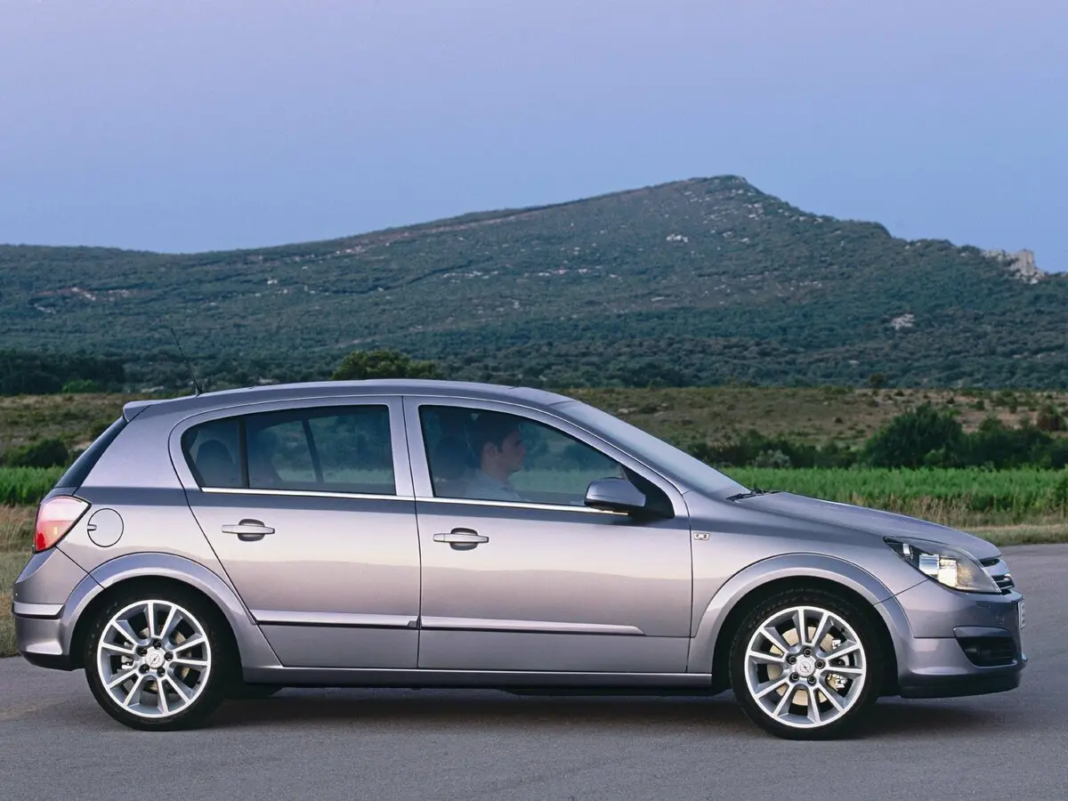 Opel Astra H Хэтчбек 5 дв. — фото 2