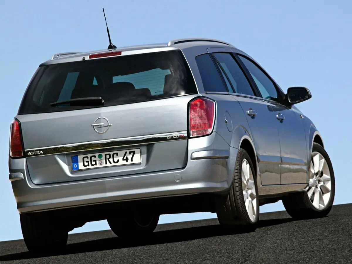 Opel Astra H Универсал 5 дв. — фото 4