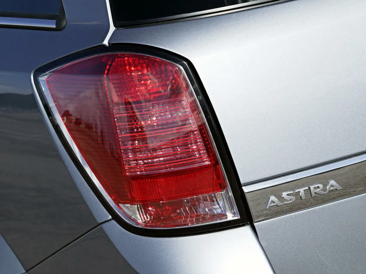 Opel Astra H Универсал 5 дв. — фото 12
