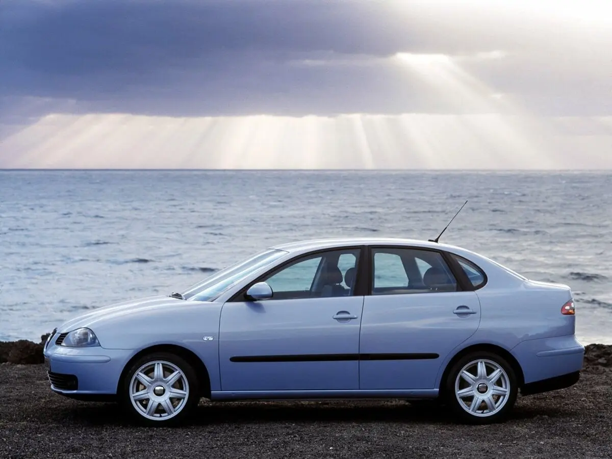 SEAT Cordoba II Седан — photo 2