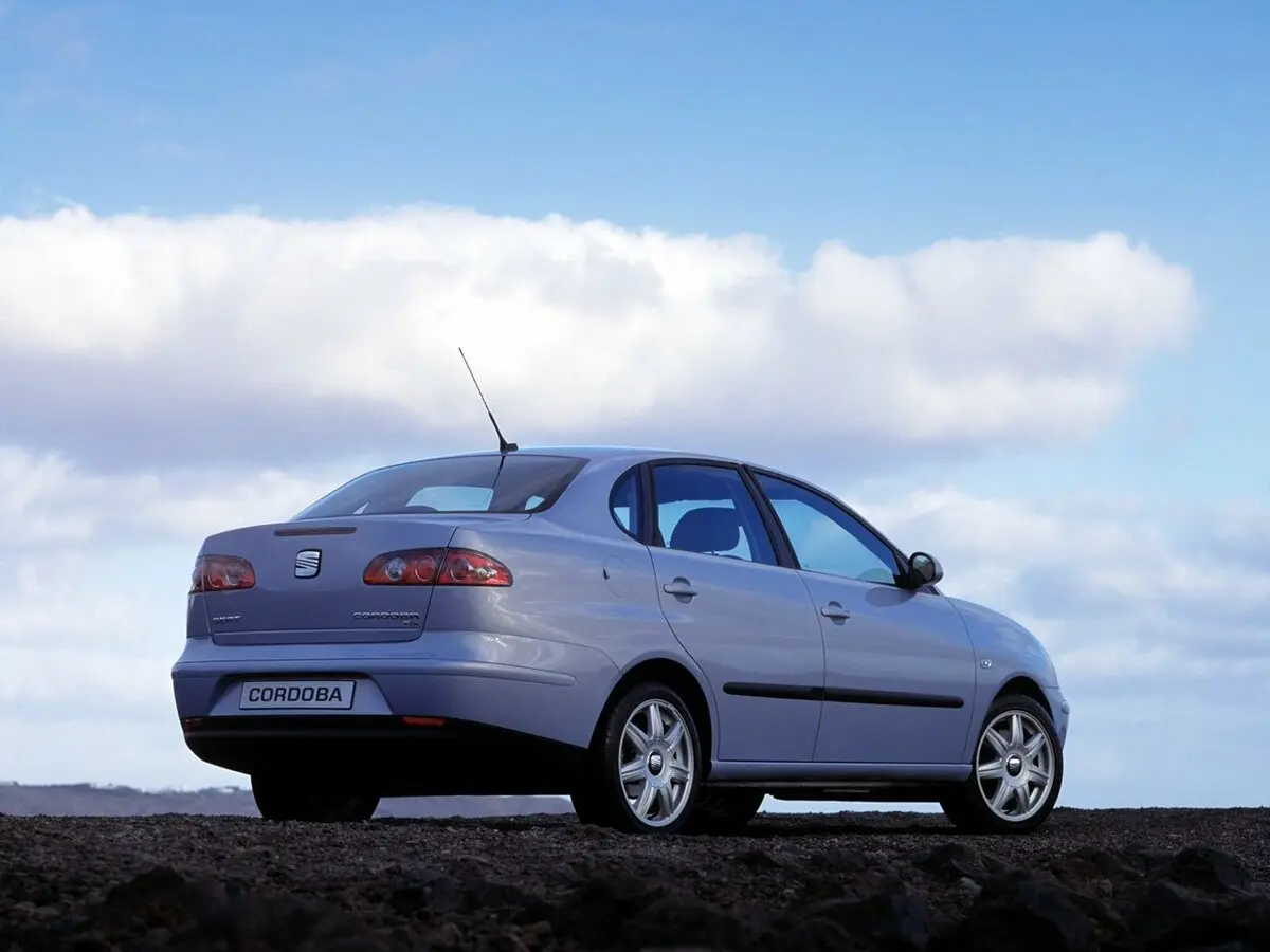 SEAT Cordoba II Седан — photo 5