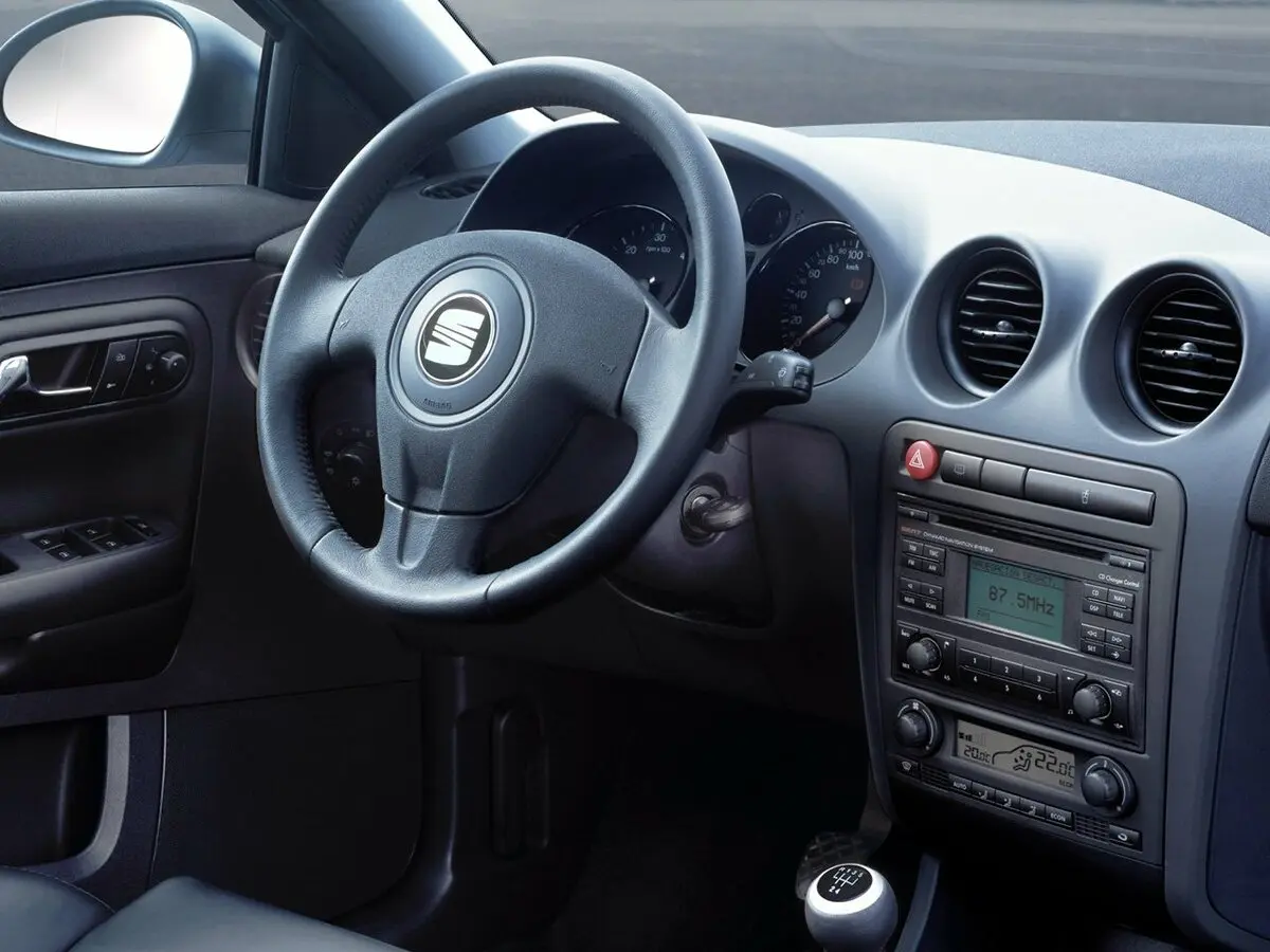 SEAT Cordoba II Седан — photo 6