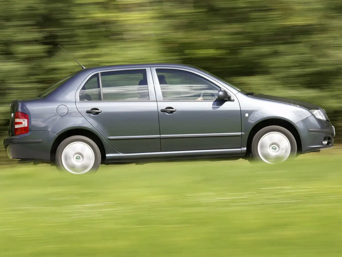 Skoda Fabia I Рестайлинг Седан — фото 3