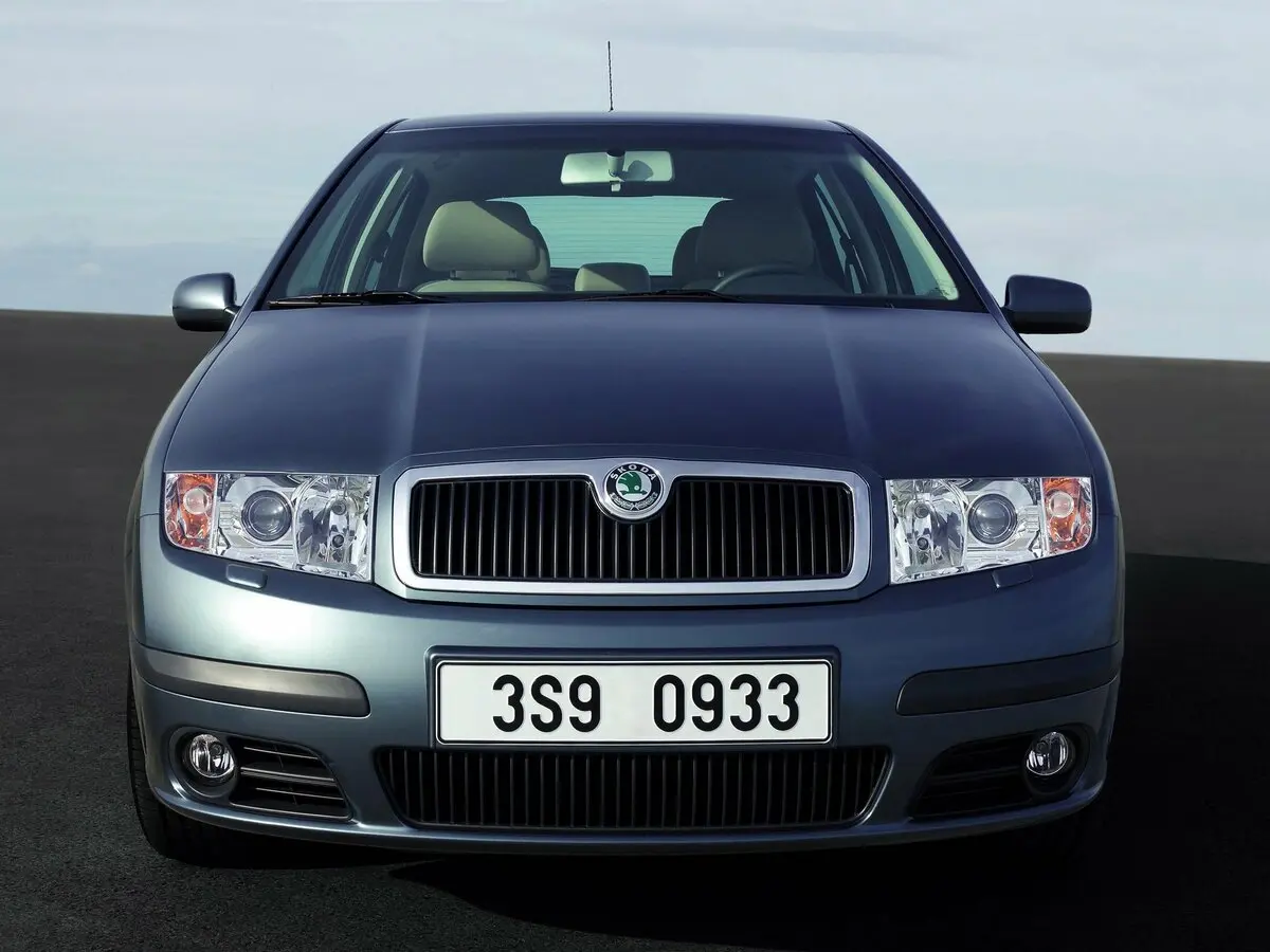Skoda Fabia I Рестайлинг Седан — фото 4