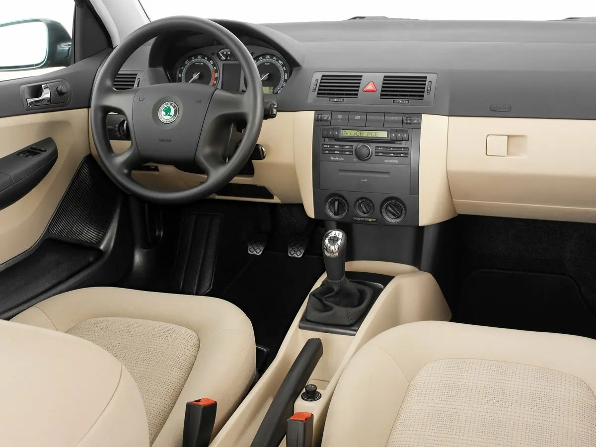 Skoda Fabia I Рестайлинг Седан — фото 6