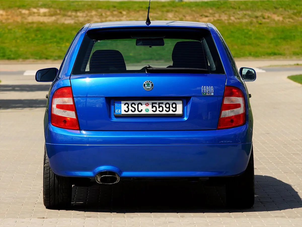 Skoda Fabia RS I Рестайлинг Хэтчбек 5 дв. — 照片 3
