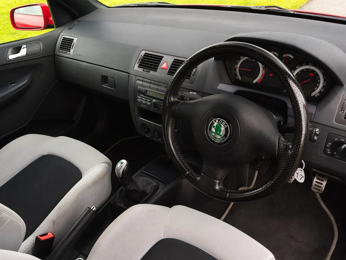 Skoda Fabia RS I Рестайлинг Хэтчбек 5 дв. — 照片 5