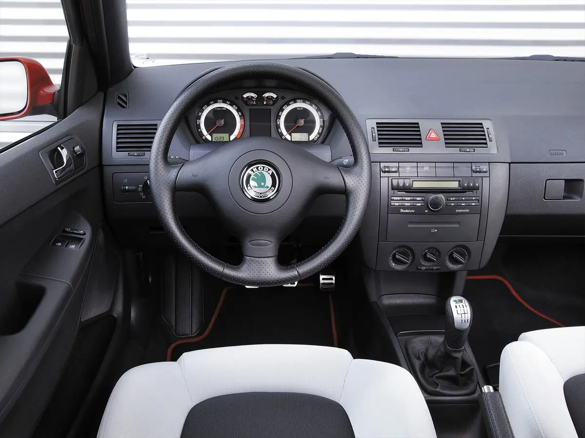 Skoda Fabia RS I Рестайлинг Хэтчбек 5 дв. — 照片 8