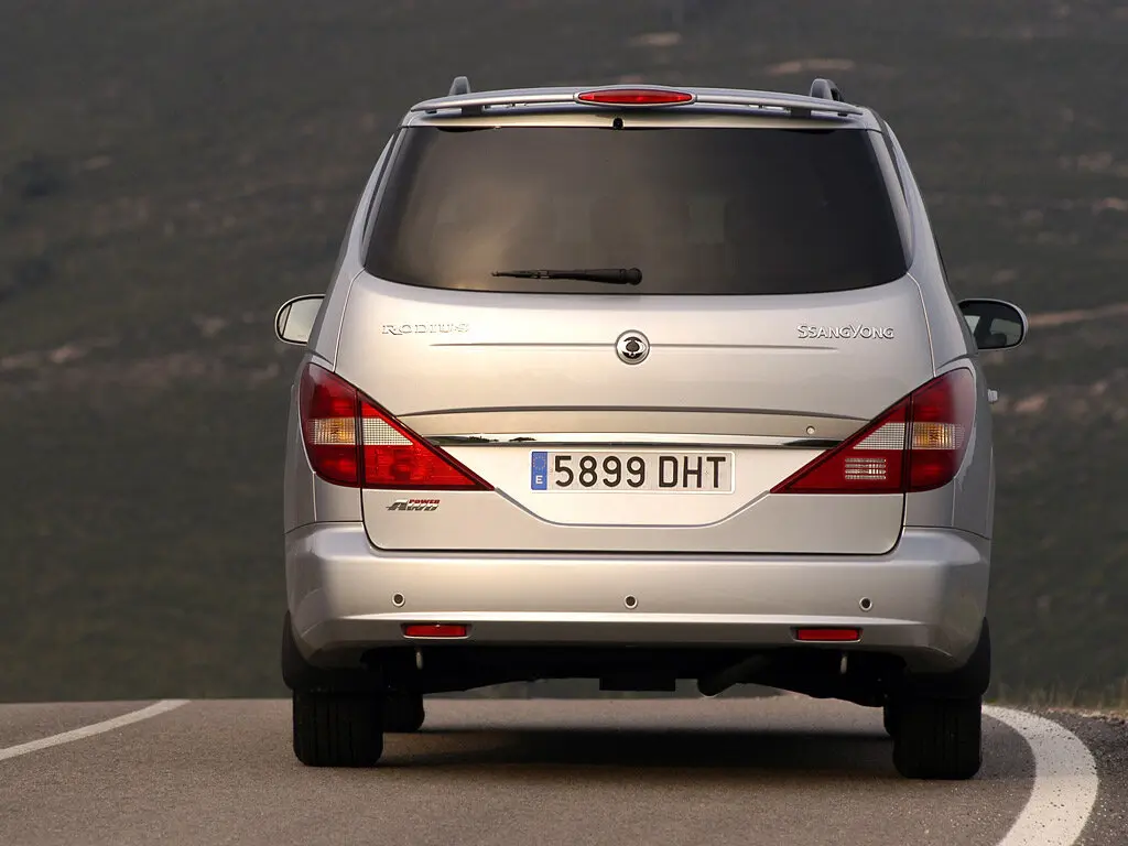 SsangYong Rodius I Минивэн — фото 4