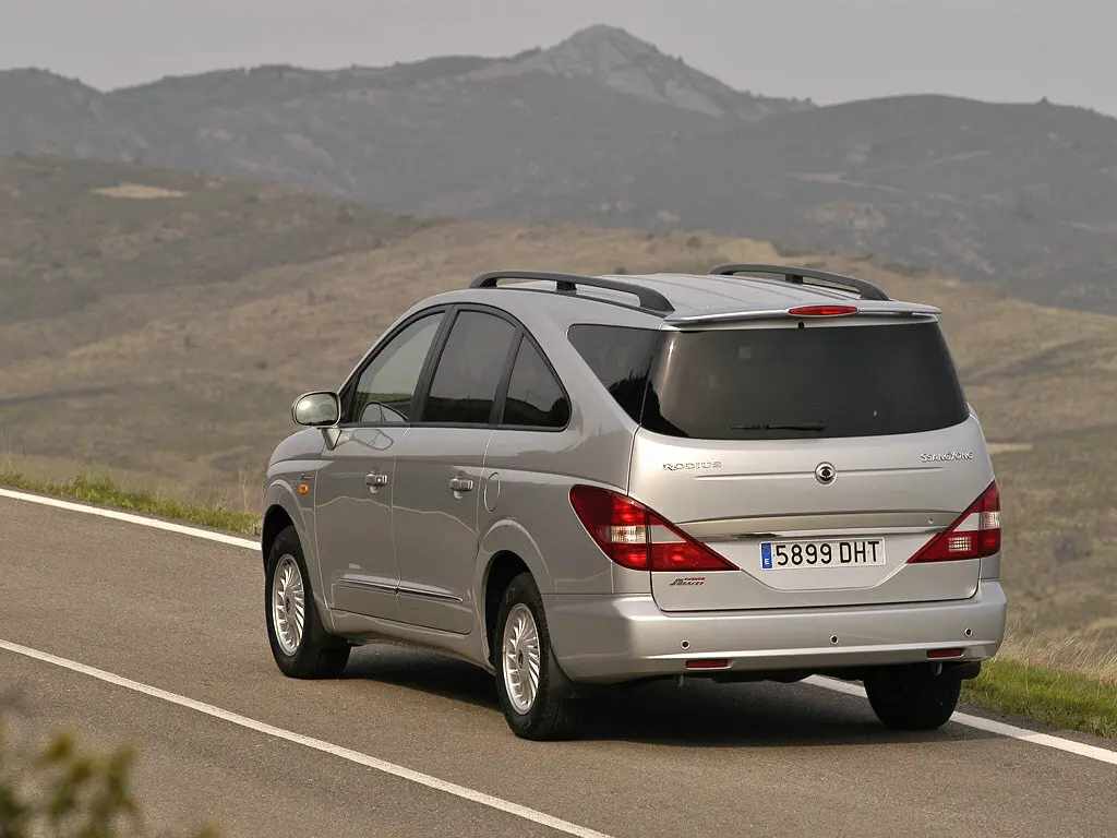 SsangYong Rodius I Минивэн — фото 5