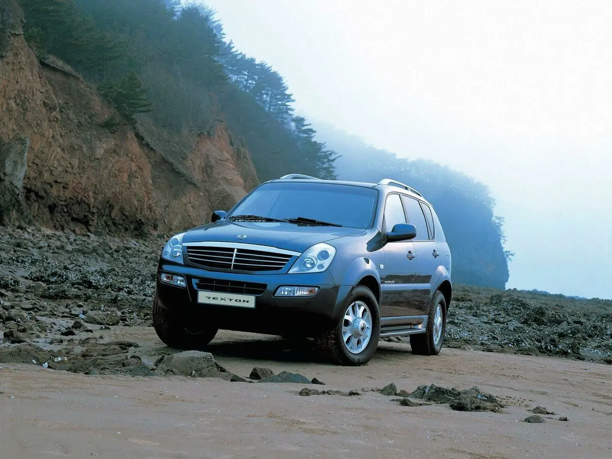 SsangYong Rexton I Внедорожник 5 дв. — фото 2