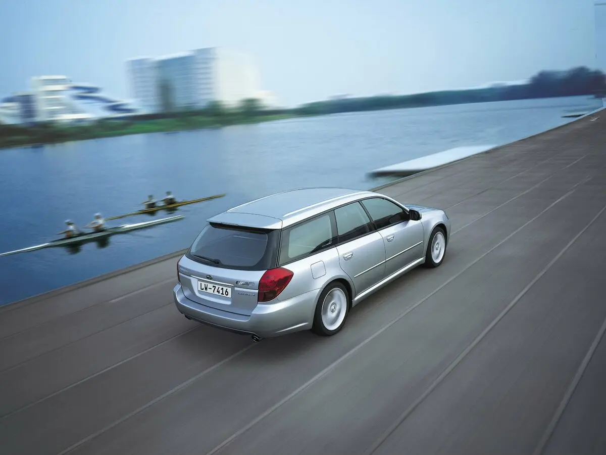 Subaru Legacy IV Универсал 5 дв. — фото 5