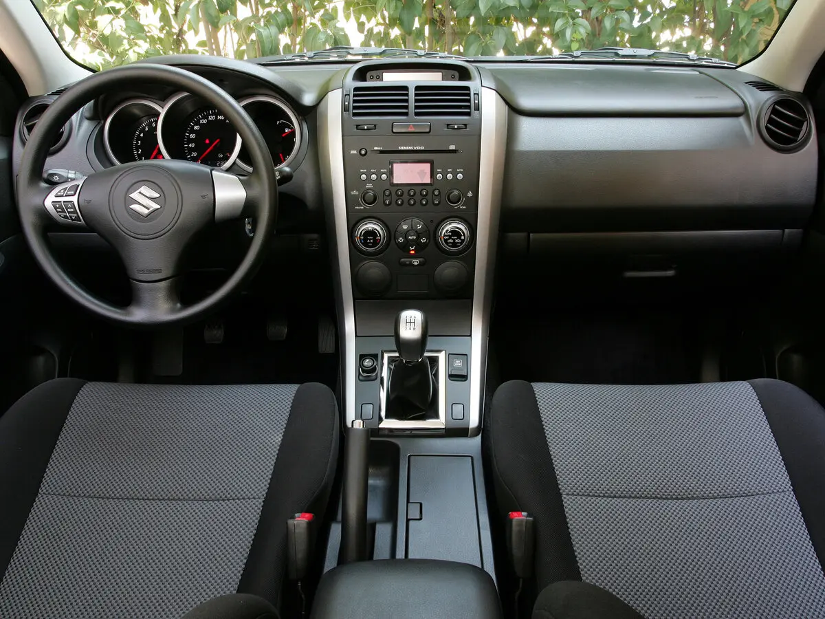 Suzuki Grand Vitara II Внедорожник 3 дв. — сүрөт 6