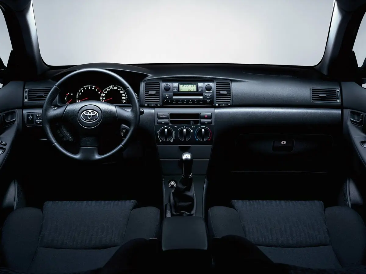 Toyota Corolla IX (E120, E130) Рестайлинг Хэтчбек 3 дв. — фото 5