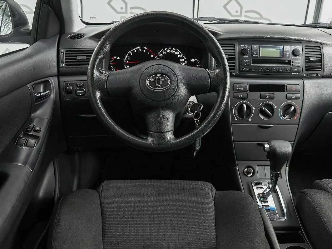 Toyota Corolla IX (E120, E130) Рестайлинг Хэтчбек 3 дв. — фото 6