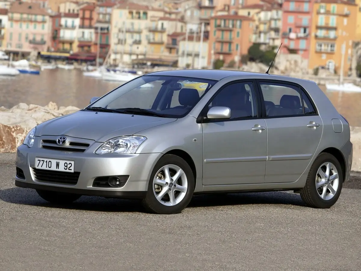 Toyota Corolla IX (E120, E130) Рестайлинг Хэтчбек 5 дв.