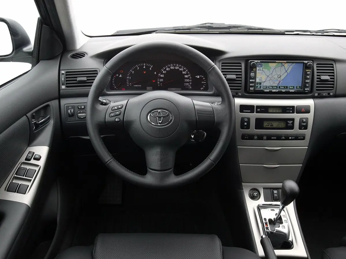 Toyota Corolla IX (E120, E130) Рестайлинг Хэтчбек 5 дв. — фото 7