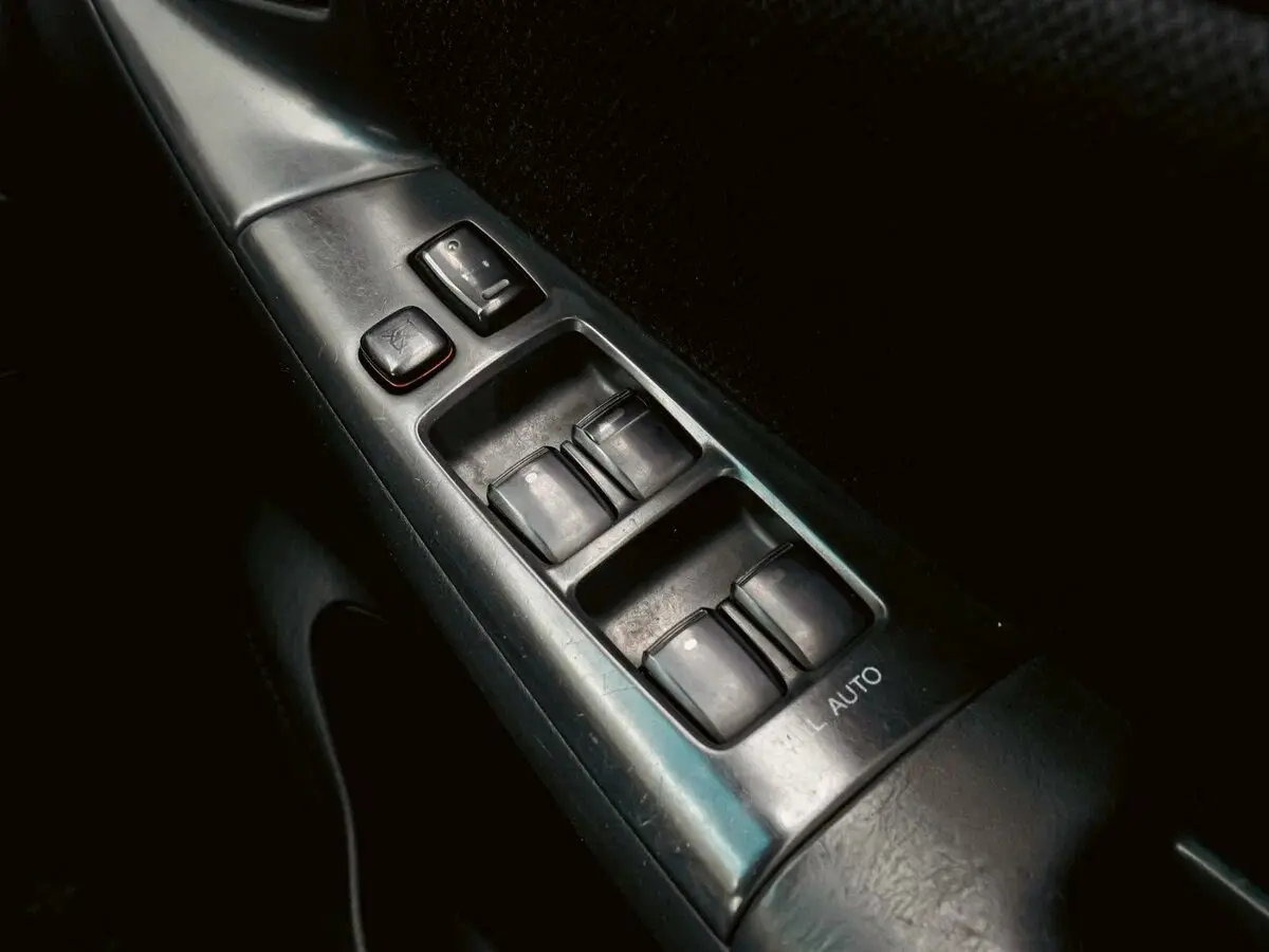 Toyota Corolla IX (E120, E130) Рестайлинг Универсал 5 дв. — фото 10