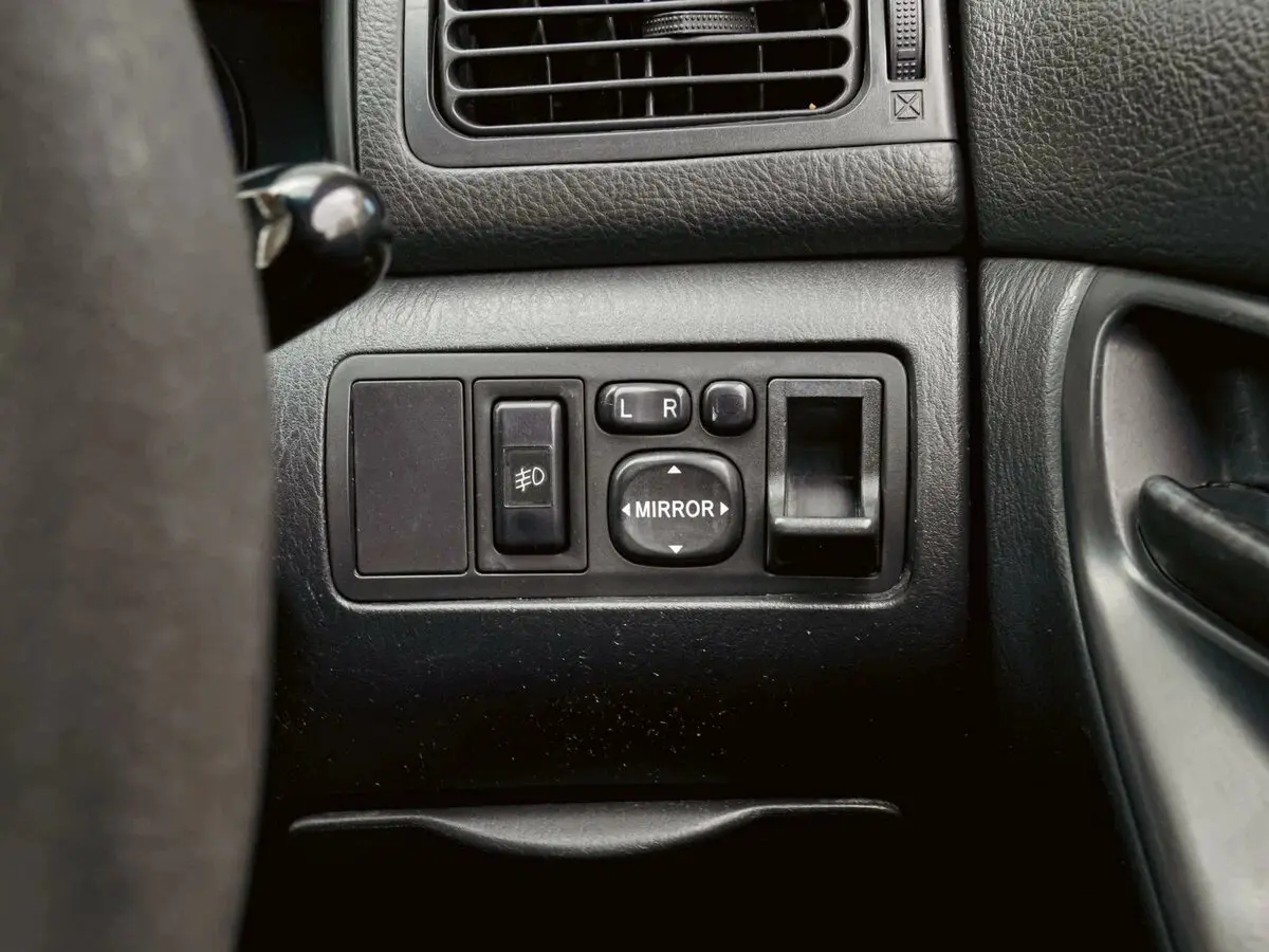 Toyota Corolla IX (E120, E130) Рестайлинг Универсал 5 дв. — фото 13
