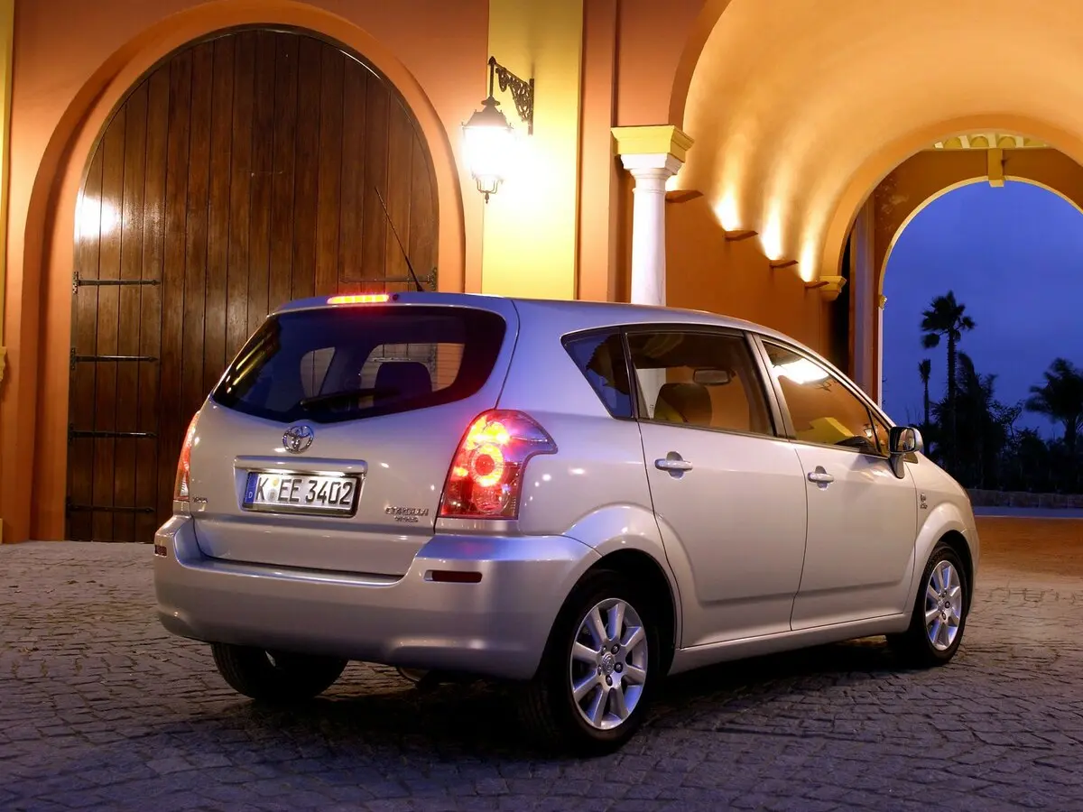 Toyota Corolla Verso I Рестайлинг Компактвэн — сүрөт 4