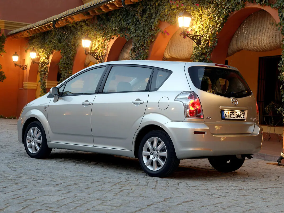 Toyota Corolla Verso I Рестайлинг Компактвэн — сүрөт 5