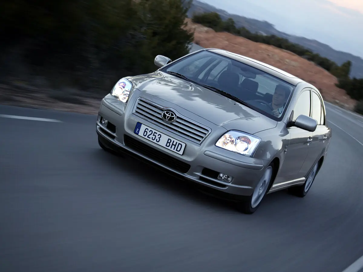 Toyota Avensis II Седан — photo 3