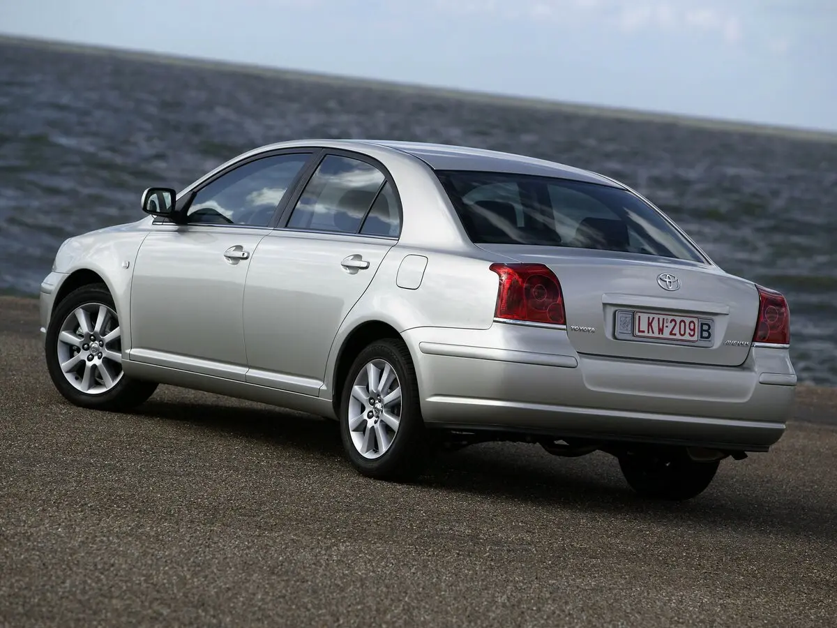 Toyota Avensis II Седан — photo 4