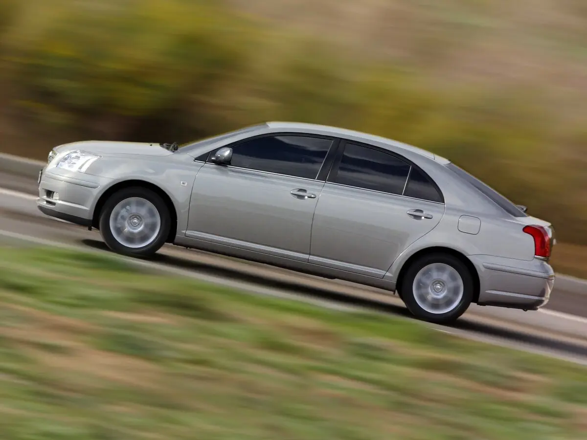 Toyota Avensis II Лифтбек — сүрөт 2