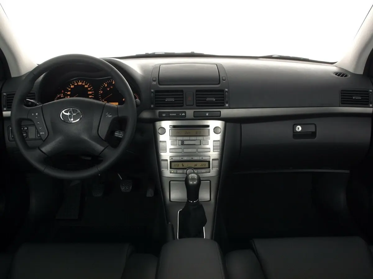 Toyota Avensis II Лифтбек — сүрөт 6