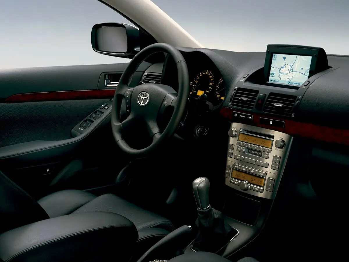 Toyota Avensis II Лифтбек — сүрөт 7