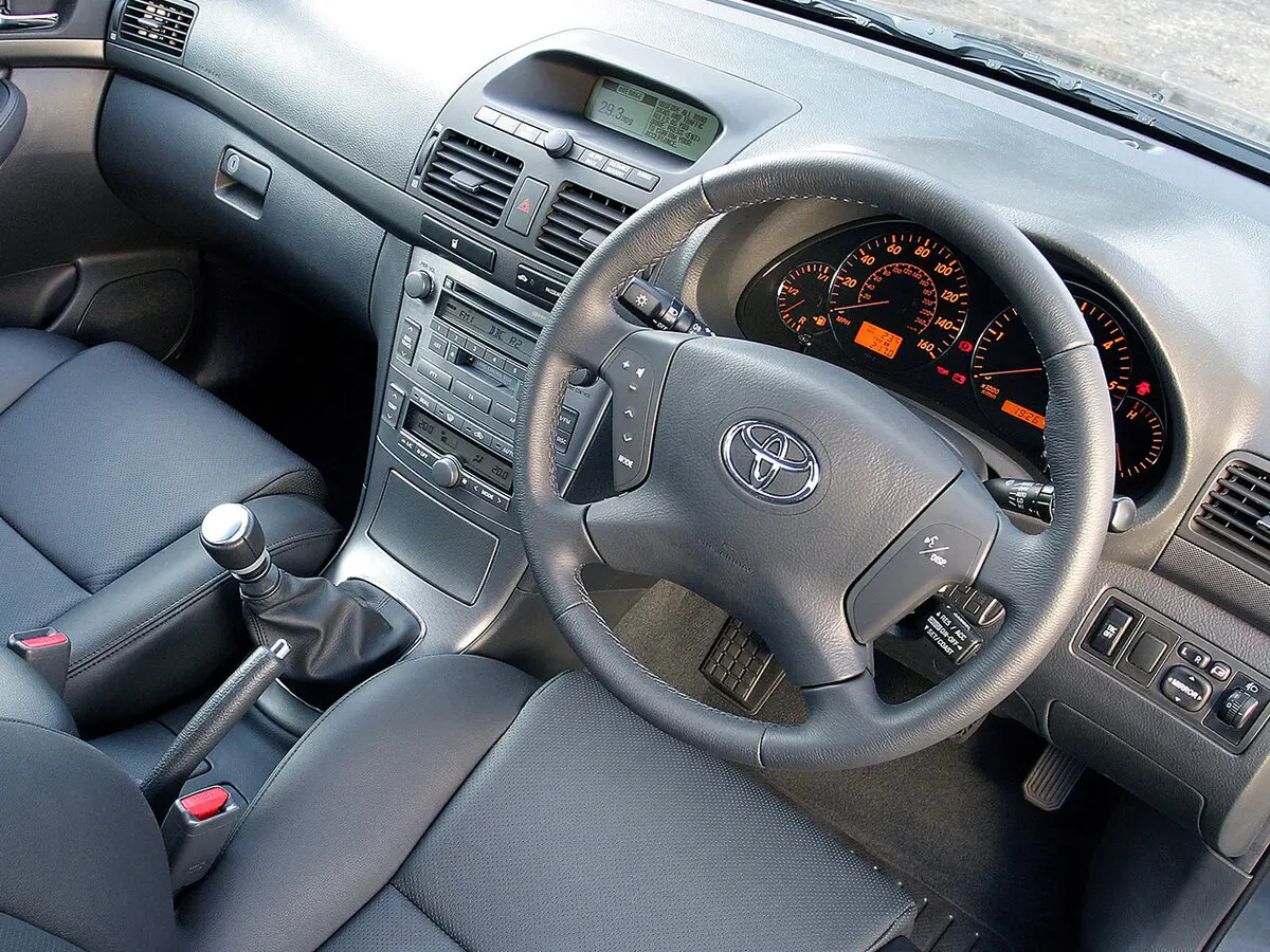 Toyota Avensis II Лифтбек — сүрөт 8