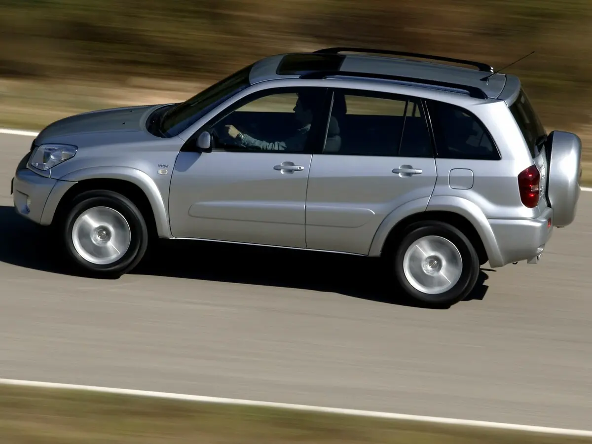 Toyota RAV4 II (XA20) Рестайлинг Внедорожник 5 дв. — фото 2