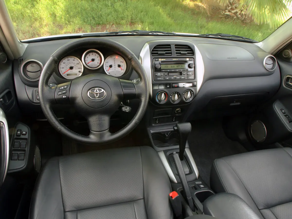 Toyota RAV4 II (XA20) Рестайлинг Внедорожник 5 дв. — фото 8