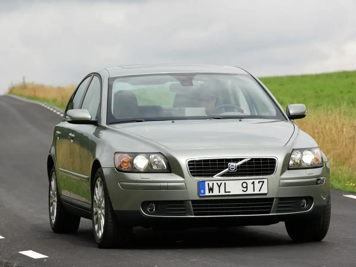 Volvo S40 II Седан — photo 3