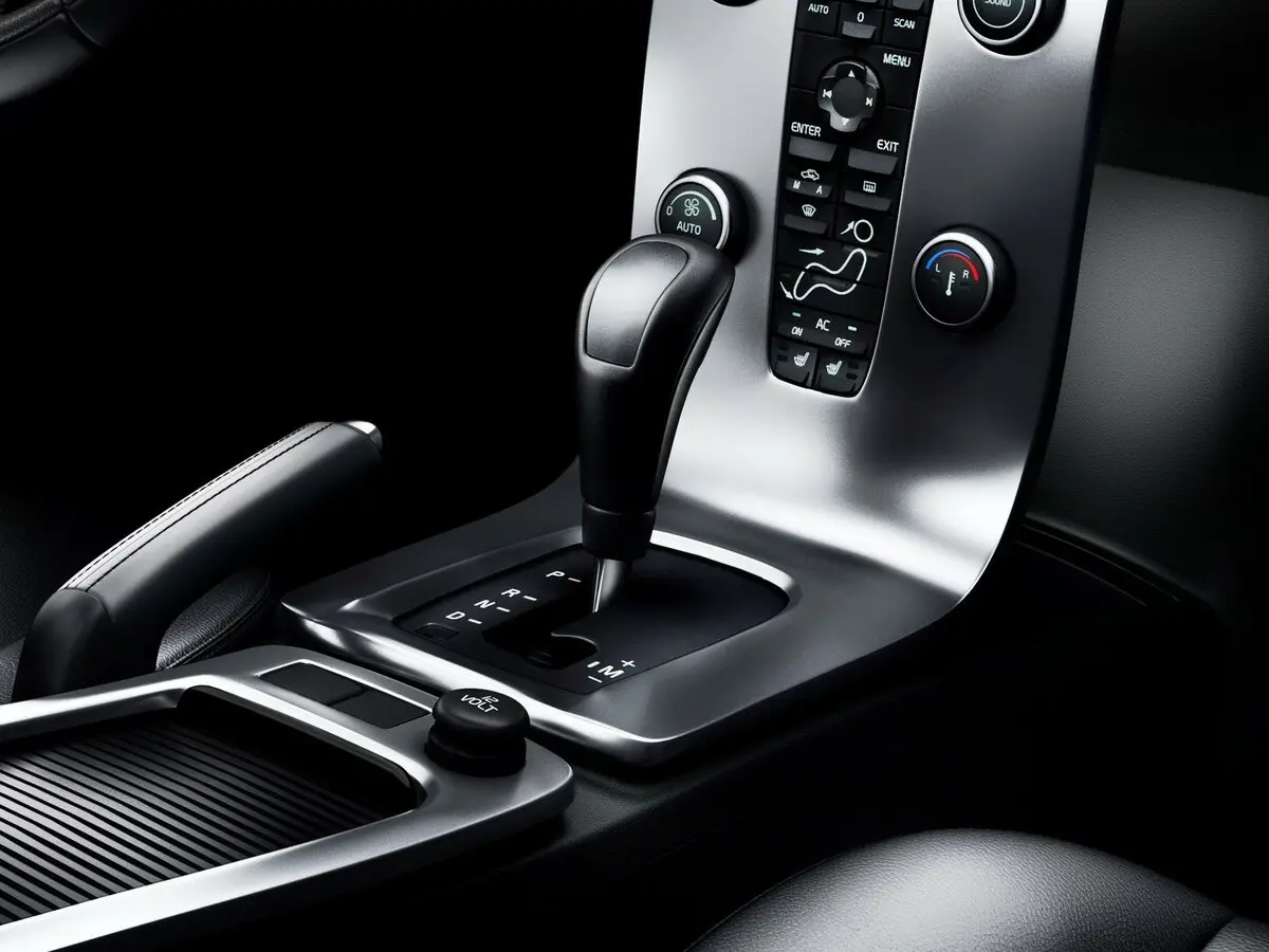 Volvo S40 II Седан — photo 11