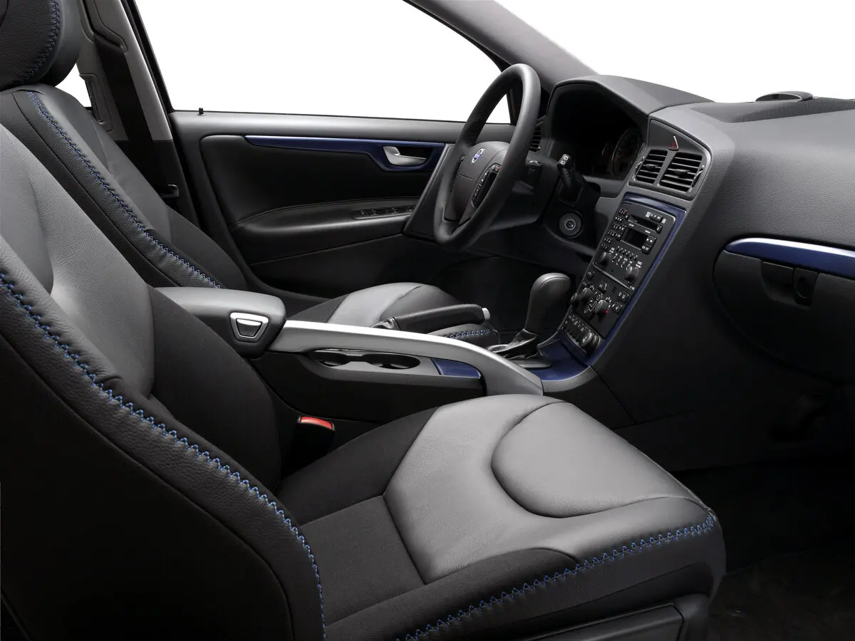 Volvo XC70 I Рестайлинг Универсал 5 дв. — photo 7