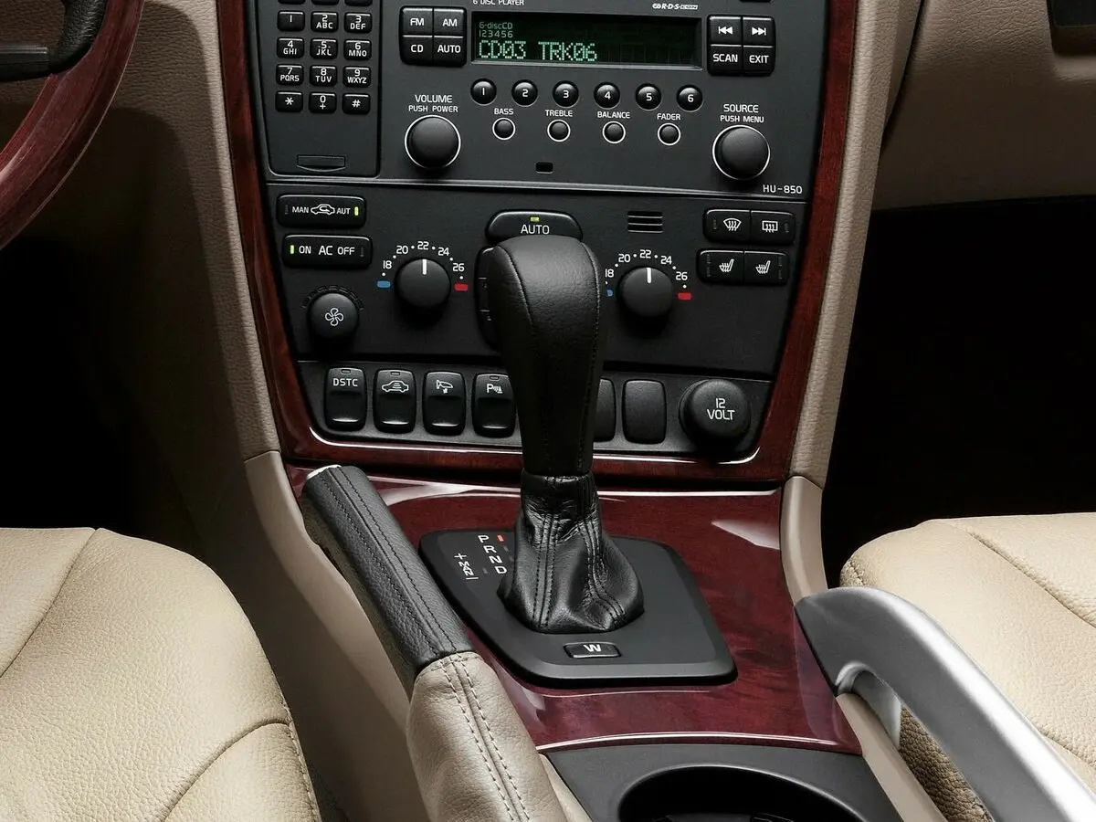 Volvo XC70 I Рестайлинг Универсал 5 дв. — photo 9