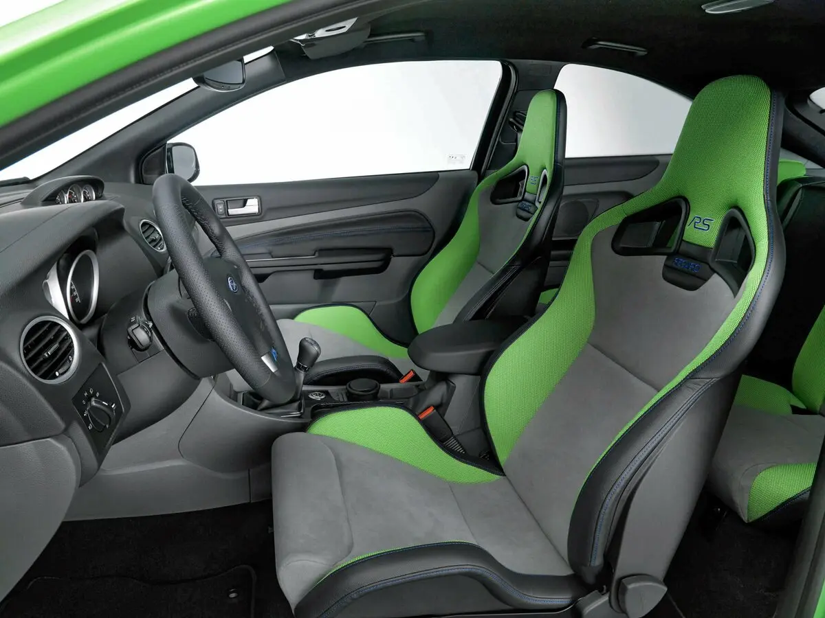 Ford Focus RS II Хэтчбек 3 дв. — сүрөт 8