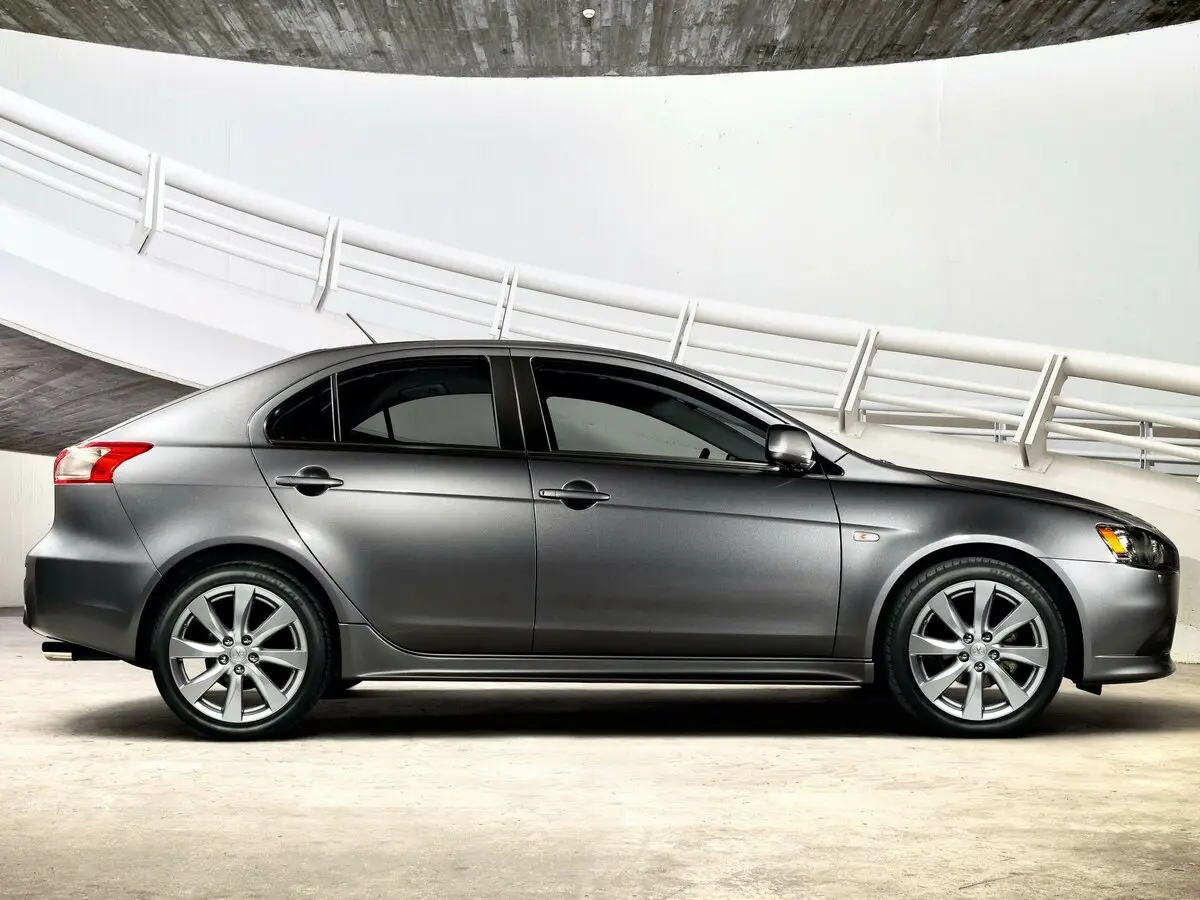 Mitsubishi Lancer X Хэтчбек 5 дв. — фото 2