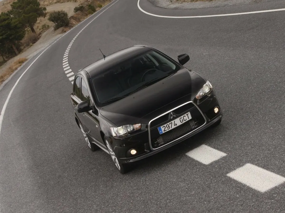 Mitsubishi Lancer X Хэтчбек 5 дв. — фото 3