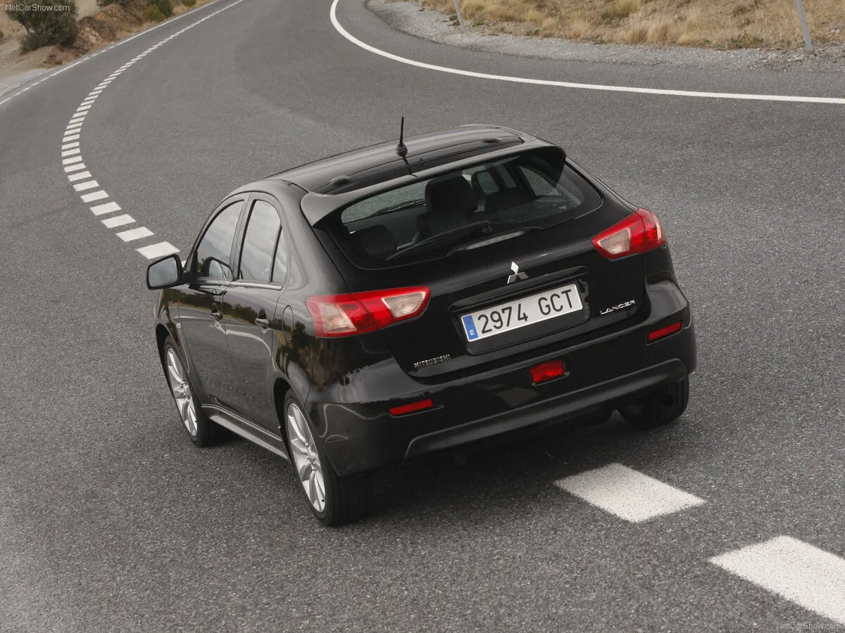 Mitsubishi Lancer X Хэтчбек 5 дв. — фото 4