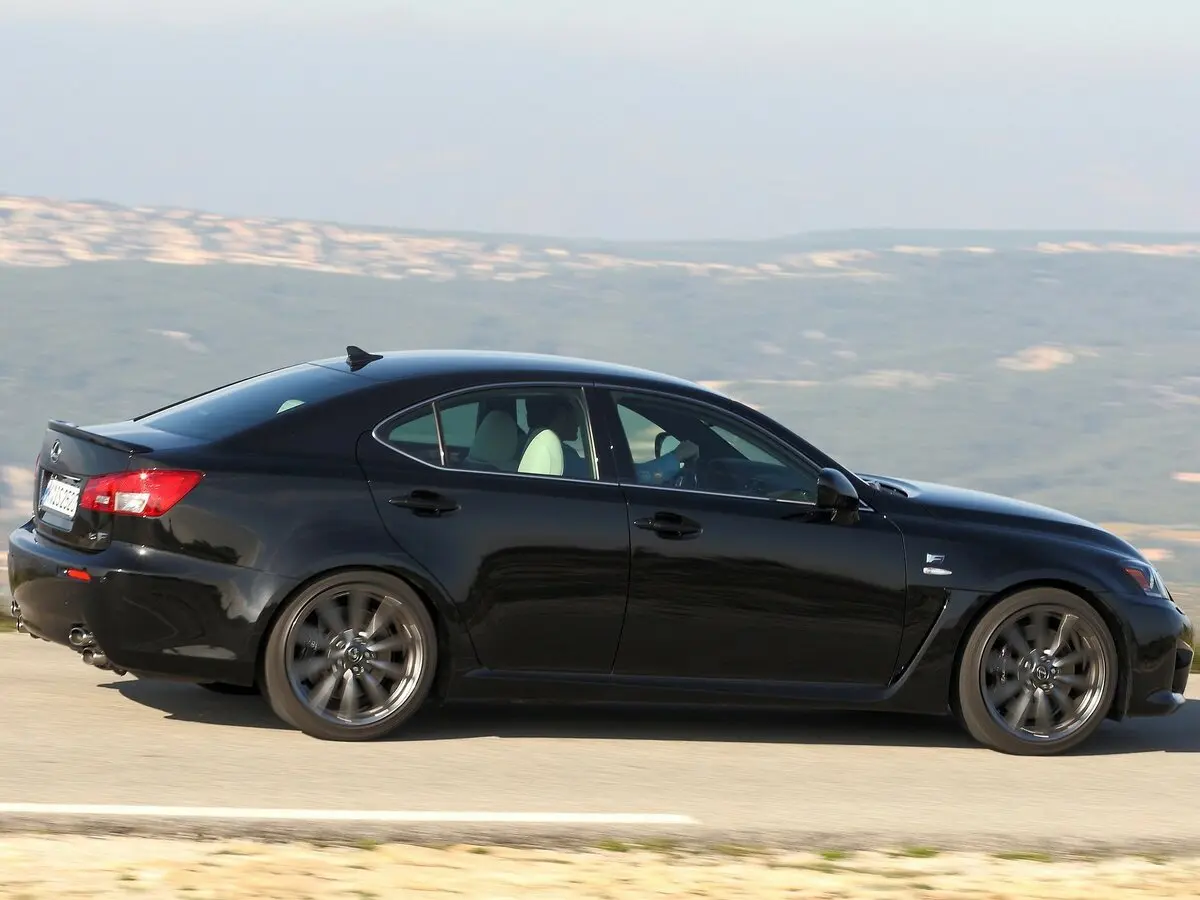 Lexus IS F 2007 – 2014 Седан — сүрөт 2